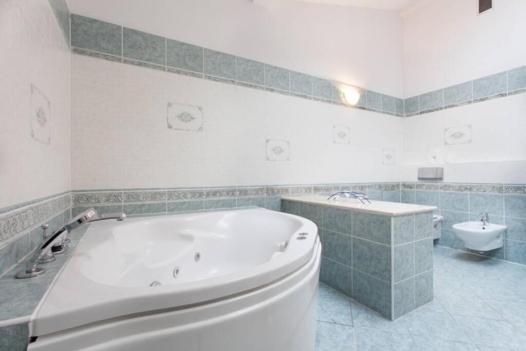 شقة Florianska Penthouse Delux كراكوفيا المظهر الخارجي الصورة